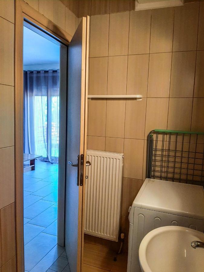 Canal Luxury Apartments Néa Potídea Kültér fotó