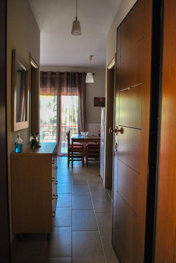Canal Luxury Apartments Néa Potídea Kültér fotó