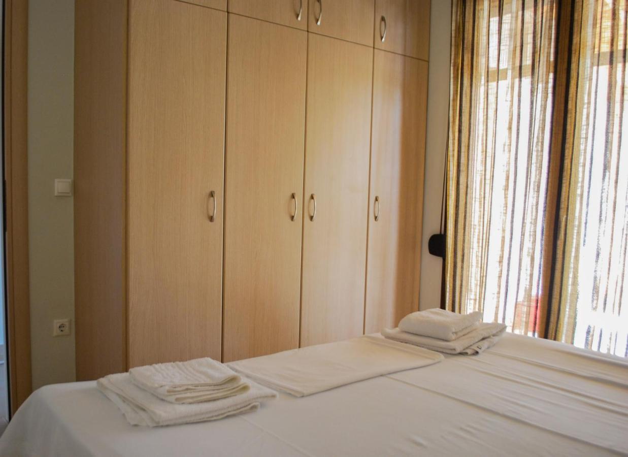 Canal Luxury Apartments Néa Potídea Kültér fotó