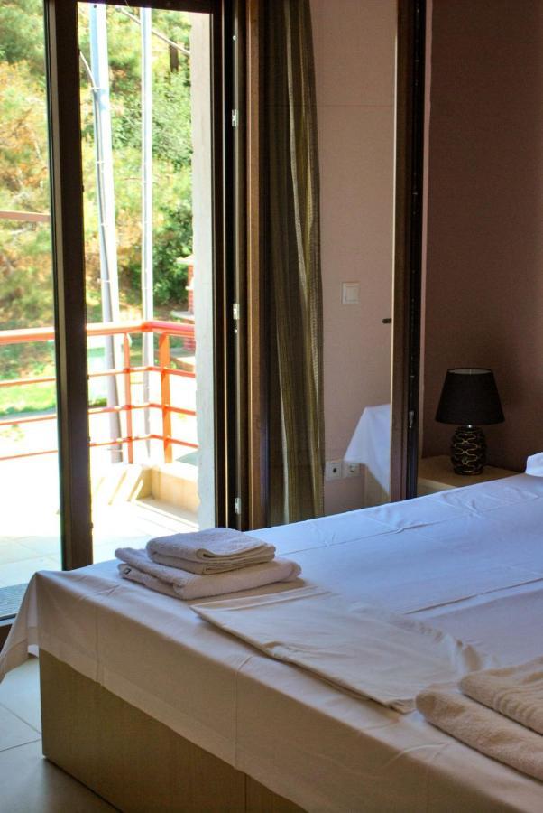 Canal Luxury Apartments Néa Potídea Kültér fotó