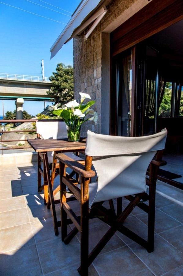 Canal Luxury Apartments Néa Potídea Kültér fotó