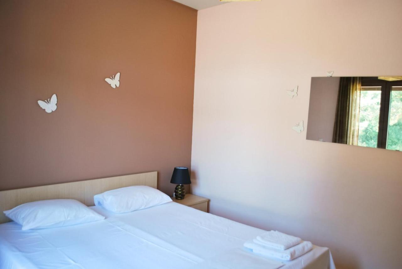 Canal Luxury Apartments Néa Potídea Kültér fotó