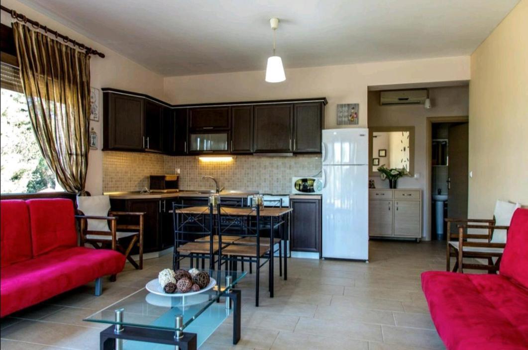 Canal Luxury Apartments Néa Potídea Kültér fotó