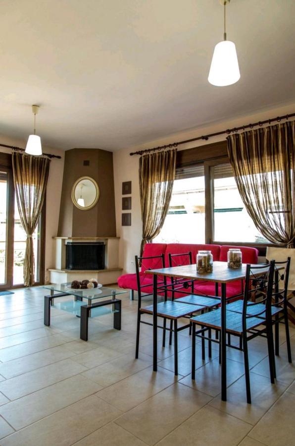 Canal Luxury Apartments Néa Potídea Kültér fotó