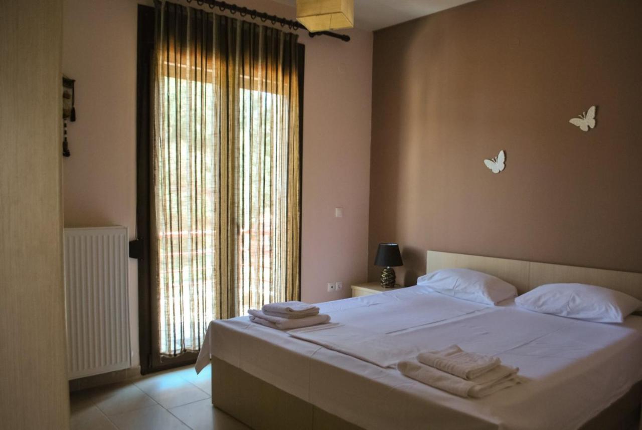 Canal Luxury Apartments Néa Potídea Kültér fotó