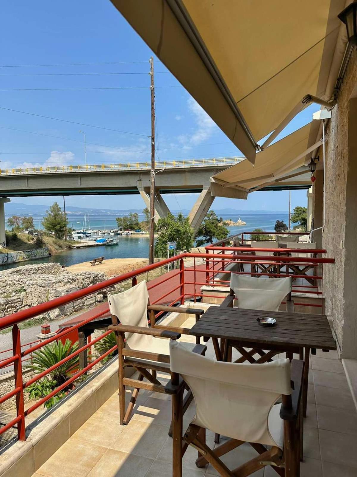 Canal Luxury Apartments Néa Potídea Kültér fotó