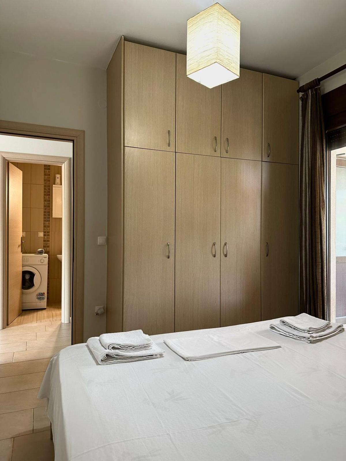 Canal Luxury Apartments Néa Potídea Kültér fotó