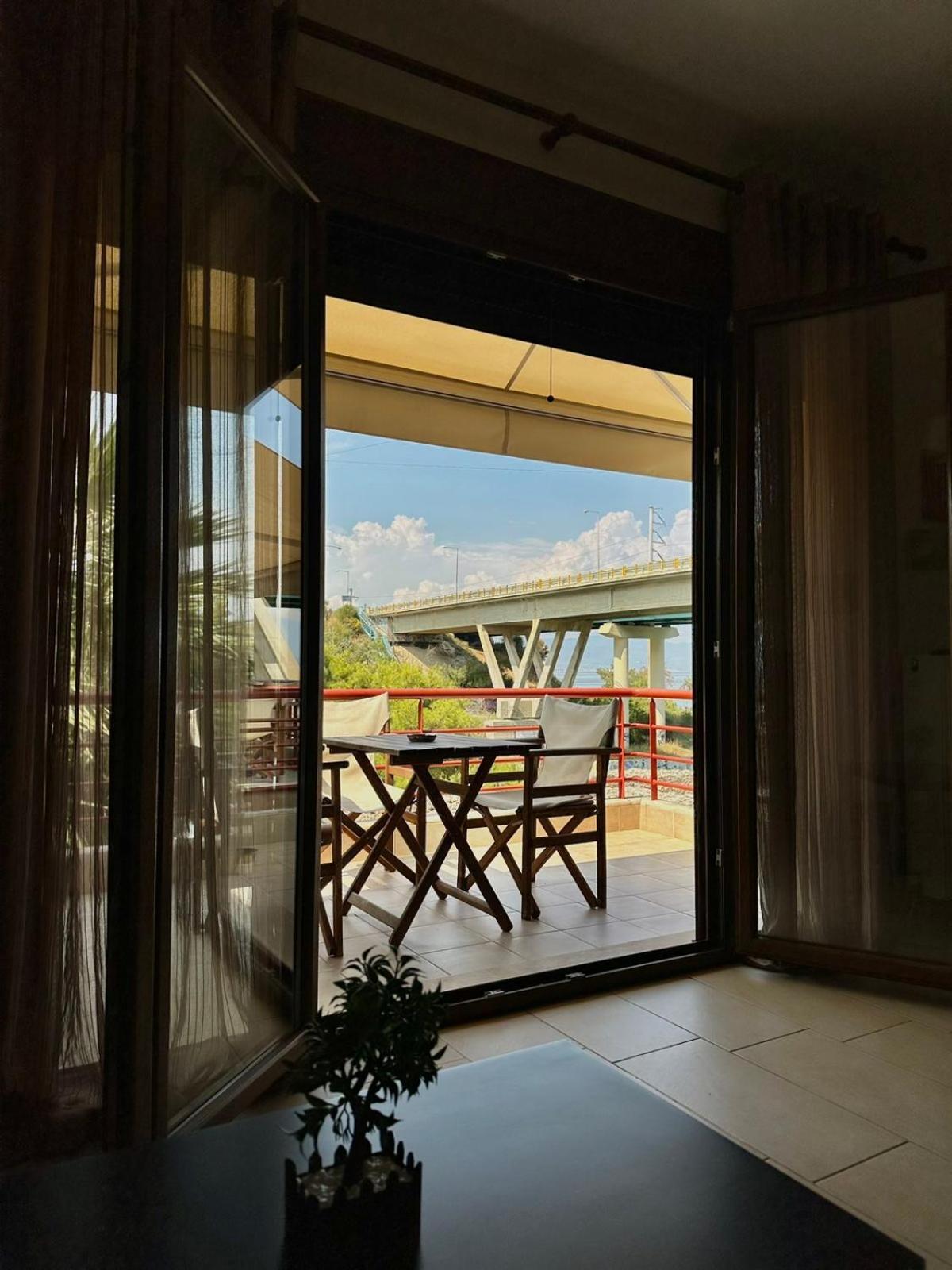 Canal Luxury Apartments Néa Potídea Kültér fotó